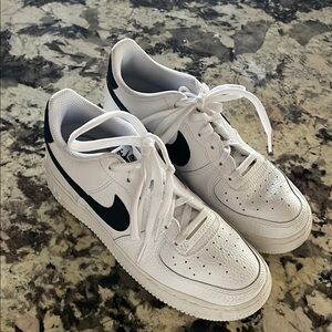 Nike White and Black Sneakers